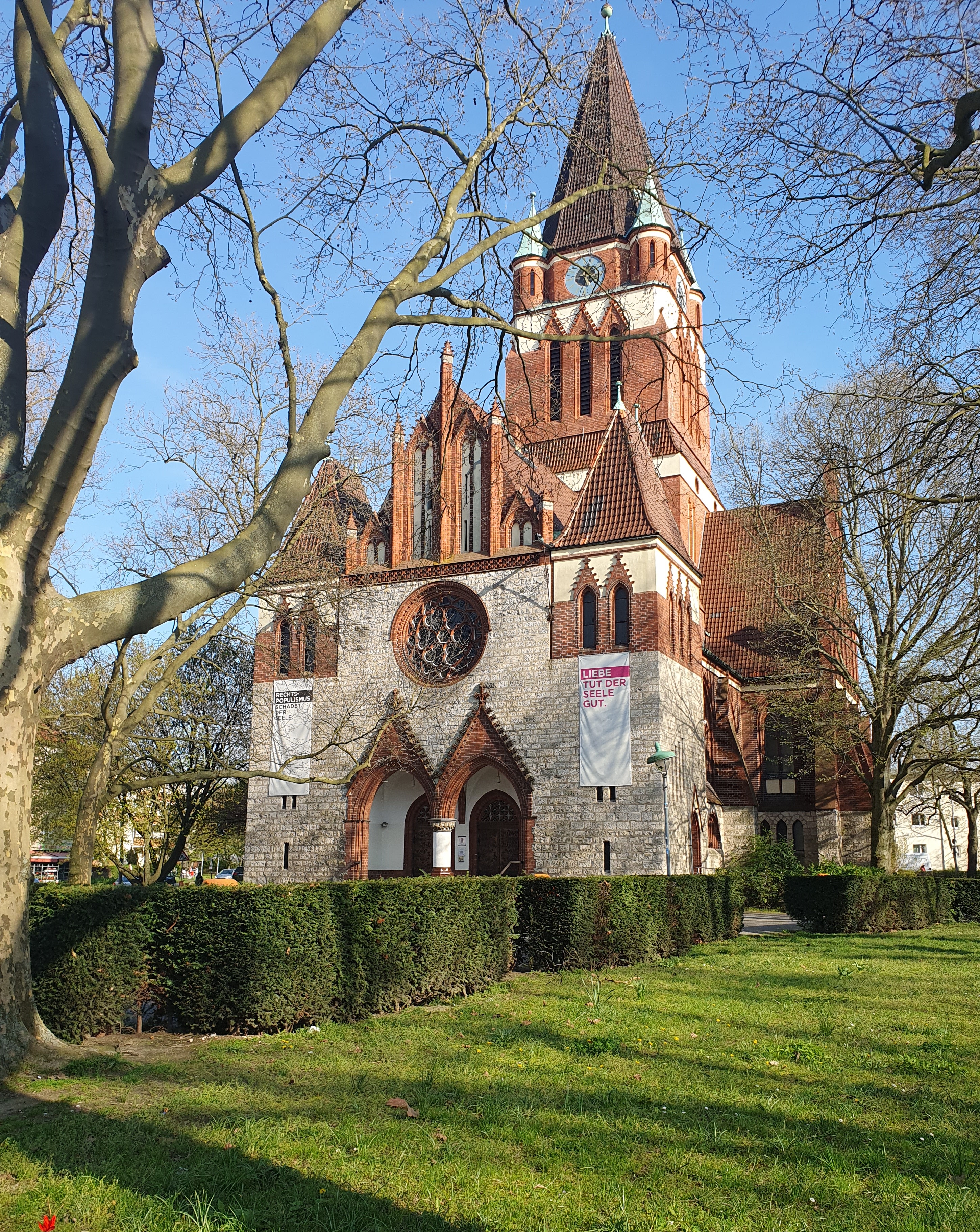 Dreifaltigkeitskirche Lankwitz 01